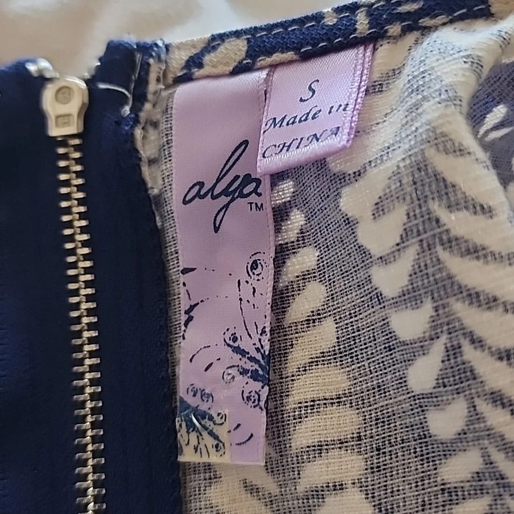 ALYA DRESS - Picture 1 of 4